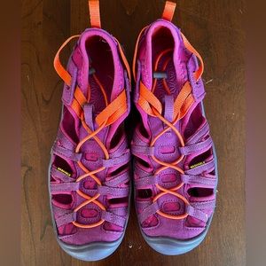 size 2 Keen water shoes